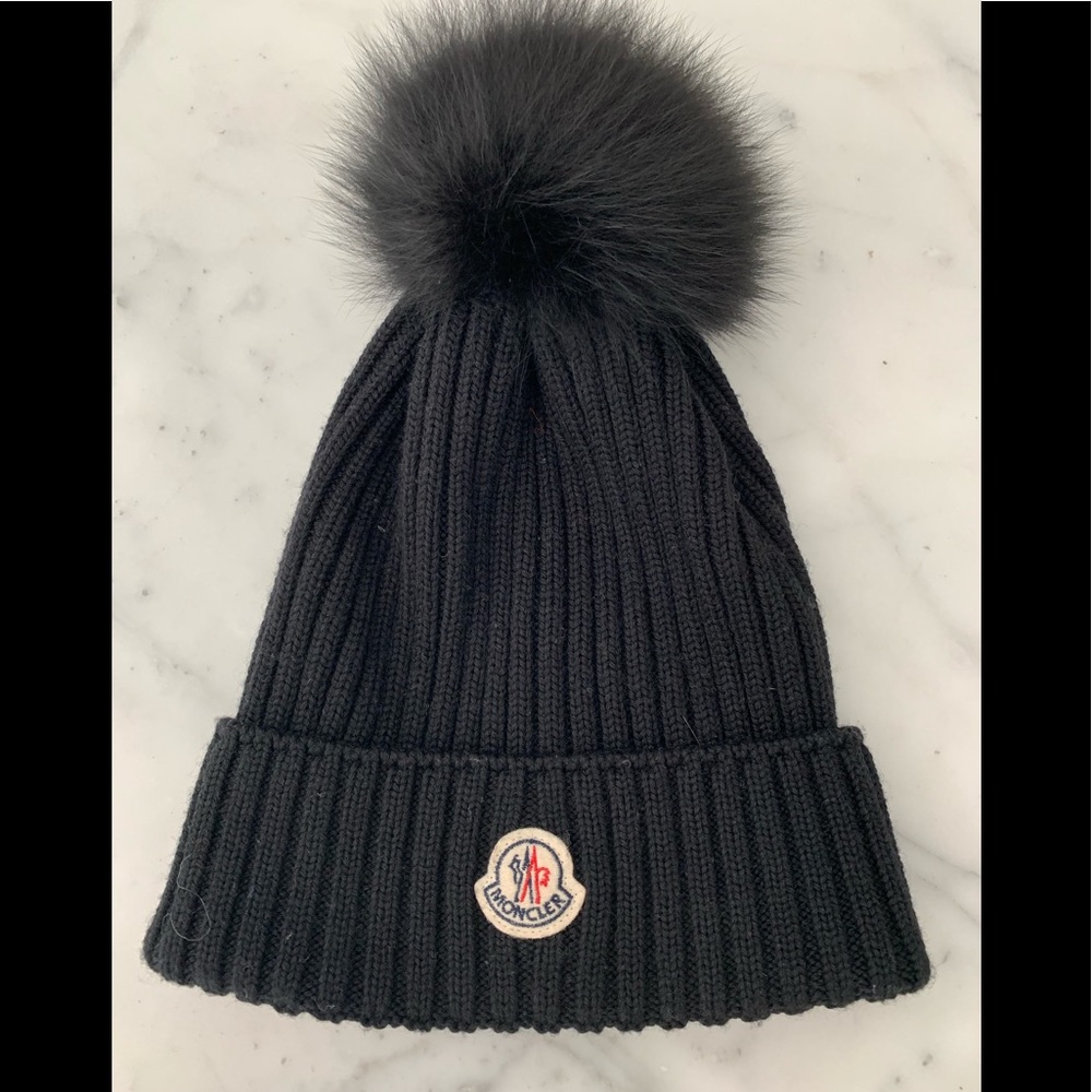 Moncler hat